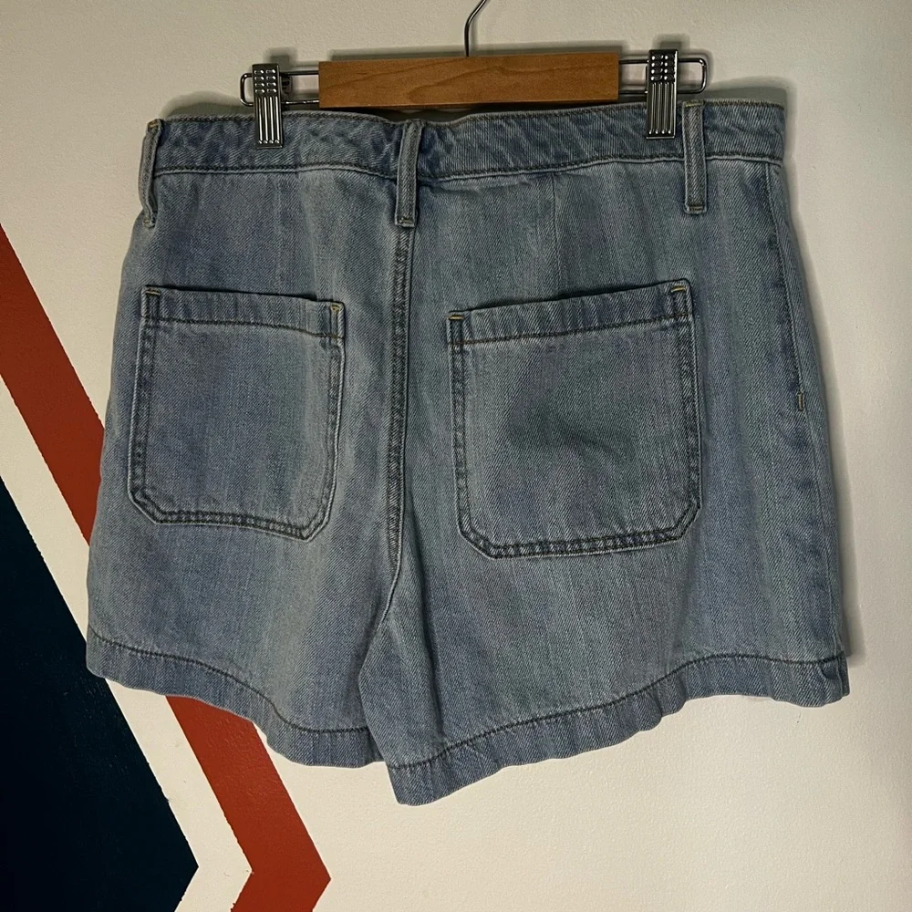 Universal Thread Light Wash Denim High Rise A-Line Patch-Pocket Shorts - Picture 3 of 5